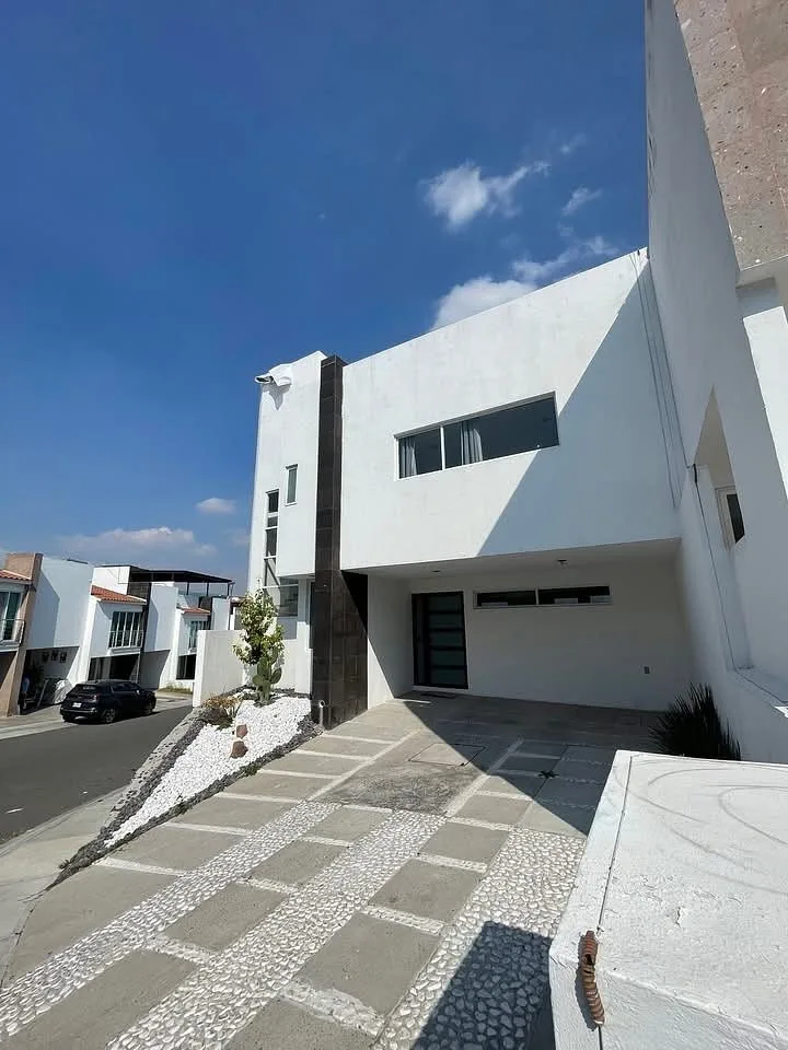 CASA AMUEBLADA EN ZIBATA