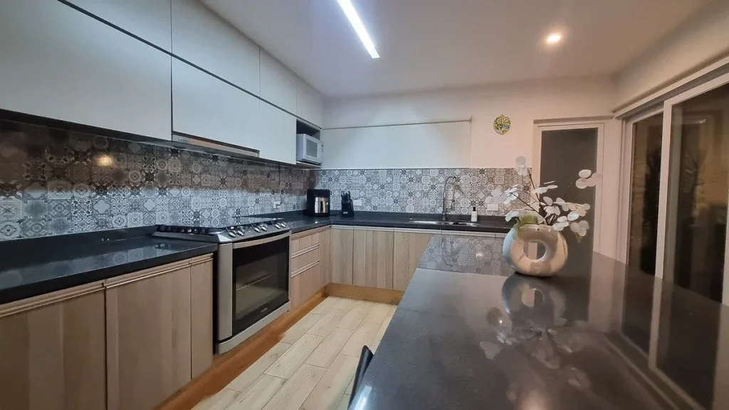 SE RENTA CASA CON ROOF Y DOBLE ALTURA EN ZIBATÁ