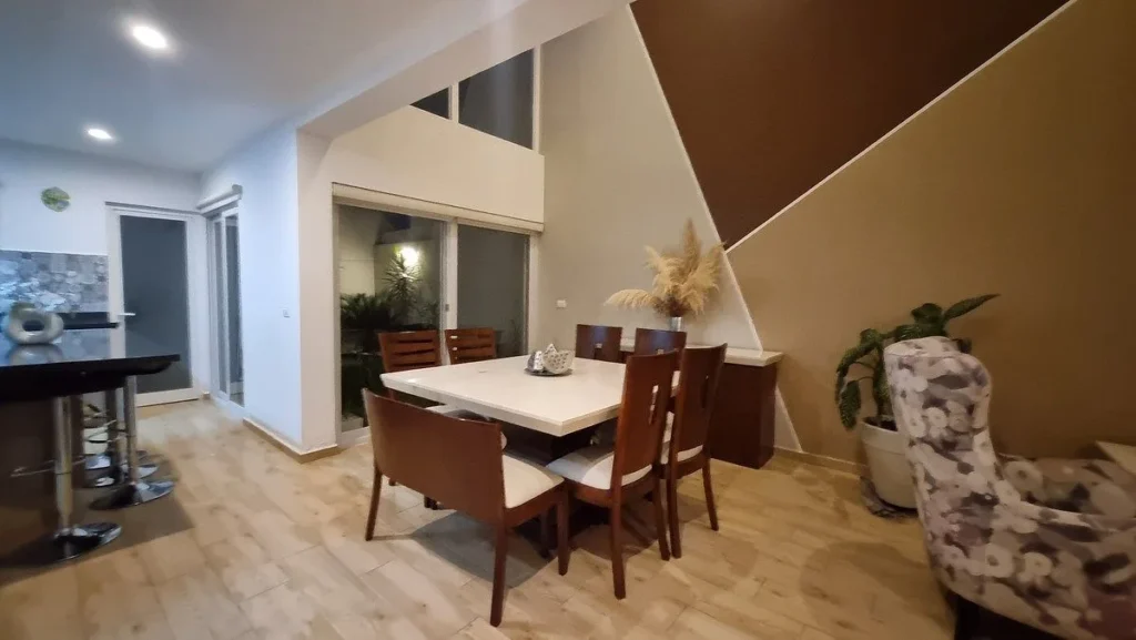 SE RENTA CASA CON ROOF Y DOBLE ALTURA EN ZIBATÁ