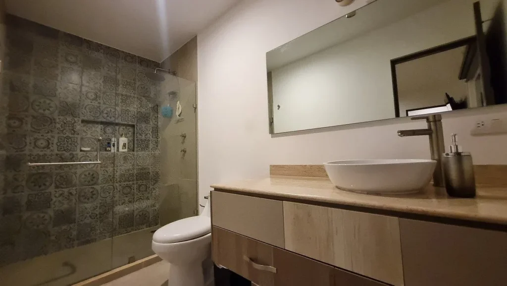 SE RENTA CASA CON ROOF Y DOBLE ALTURA EN ZIBATÁ