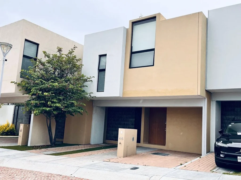 Renta de casa Amueblada en ZIBATÁ, Querétaro