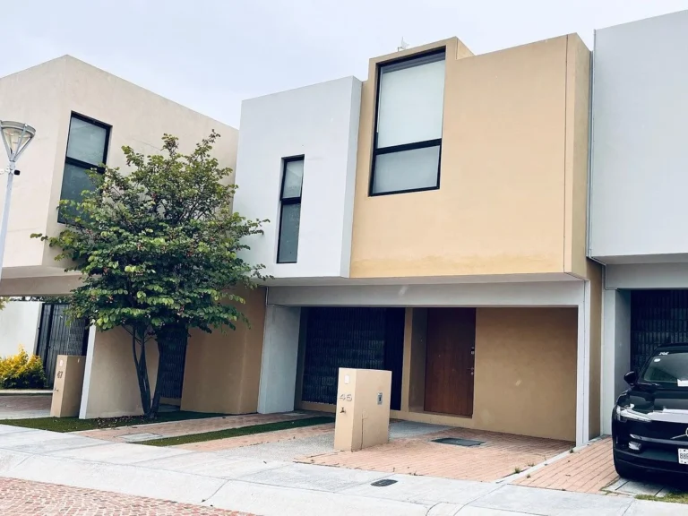 Renta de casa Amueblada en ZIBATÁ, Querétaro