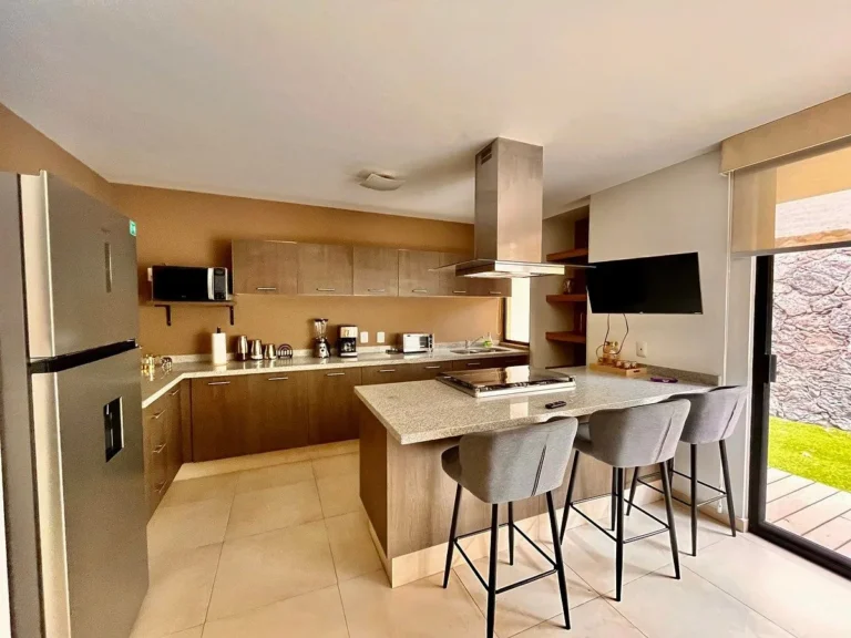 Renta de casa Amueblada en ZIBATÁ, Querétaro