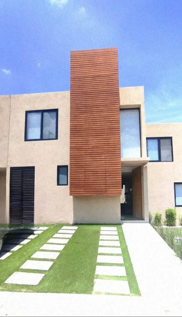 Casa en venta en Zakia Frente al parque principal
