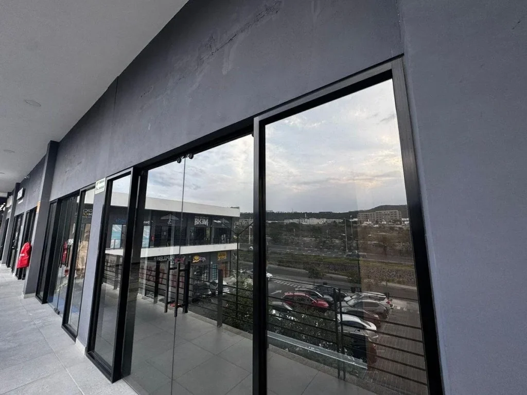 LOCALES COMERCIALES EN VENTA Y RENTA ZAKIA