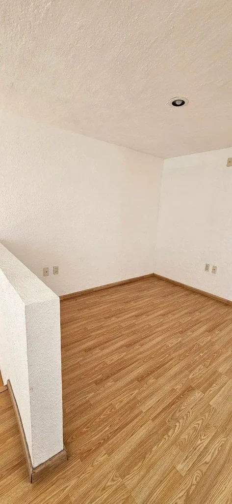 Casa en el Pueblito dentro de condominio