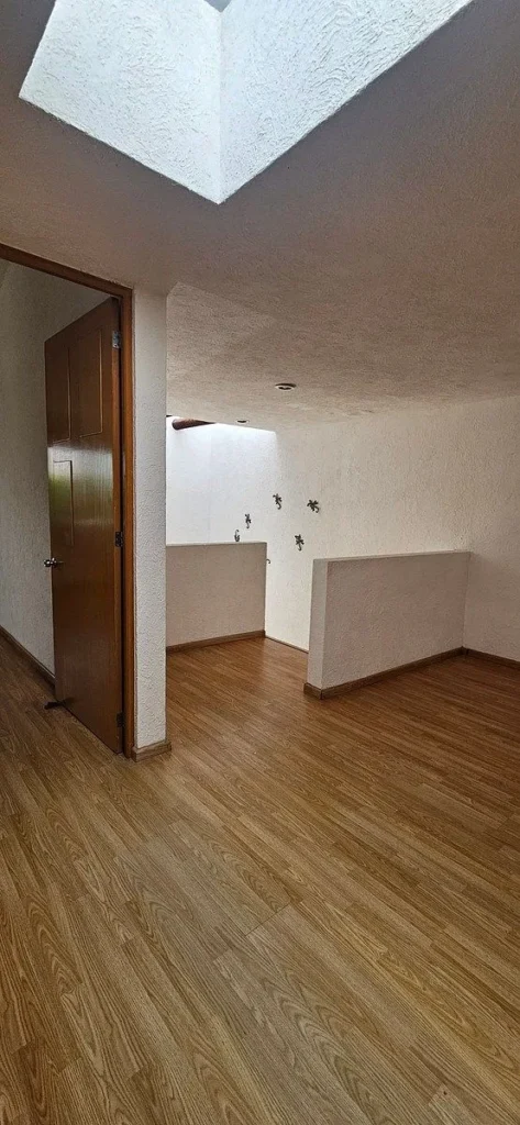 Casa en el Pueblito dentro de condominio