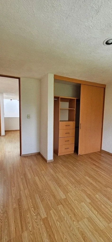 Casa en el Pueblito dentro de condominio