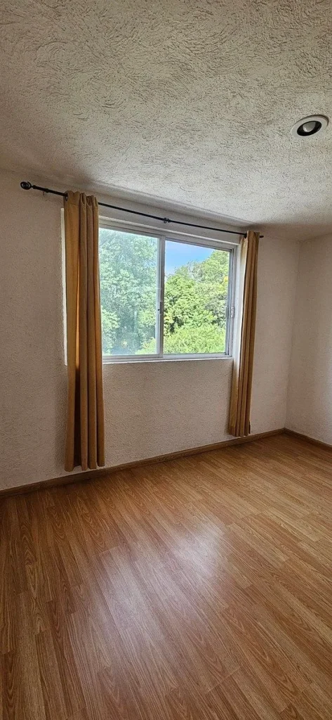 Casa en el Pueblito dentro de condominio
