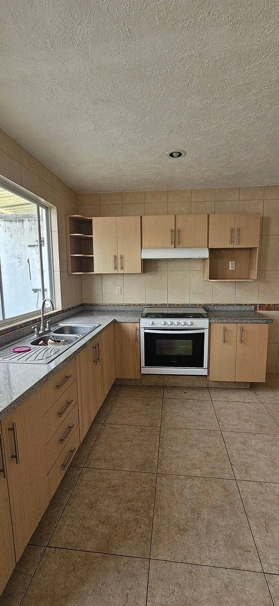 Casa en el Pueblito dentro de condominio