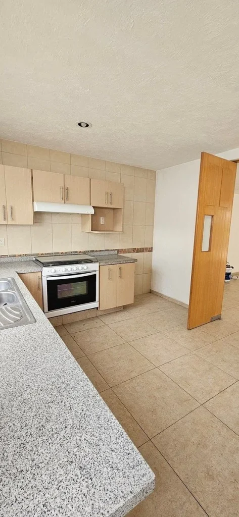 Casa en el Pueblito dentro de condominio