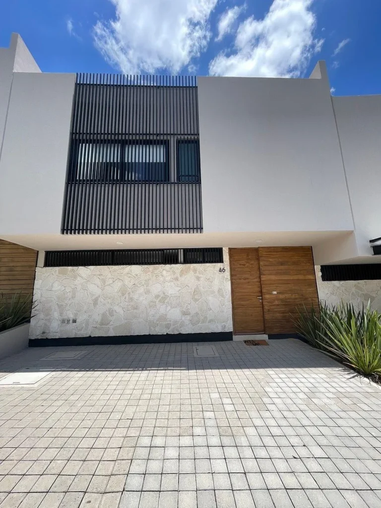 CASA AMUEBLADA EN RENTA EN ZIBATA