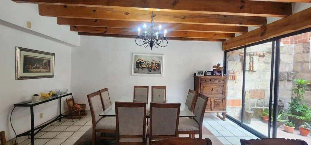 Casa en Venta en Prados de La Capilla | Ubicación Céntrica en Esquina