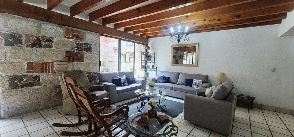 Casa en Venta en Prados de La Capilla | Ubicación Céntrica en Esquina