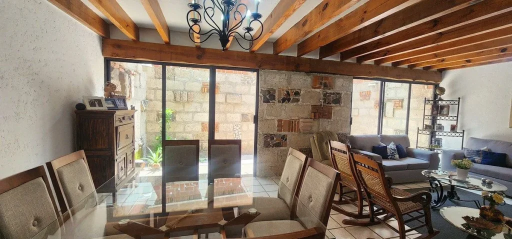 Casa en Venta en Prados de La Capilla | Ubicación Céntrica en Esquina