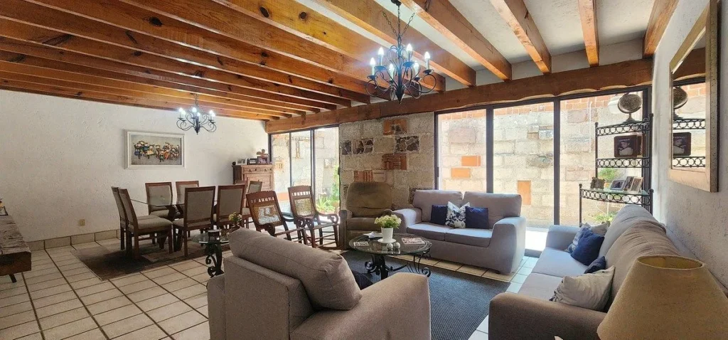 Casa en Venta en Prados de La Capilla | Ubicación Céntrica en Esquina